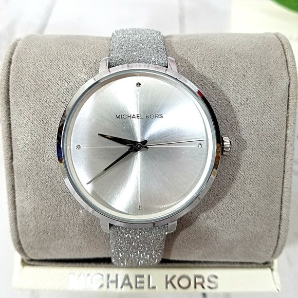 🔥NWT Michael Kors Charley Silver Watch MK2793 - Picture 4 of 8